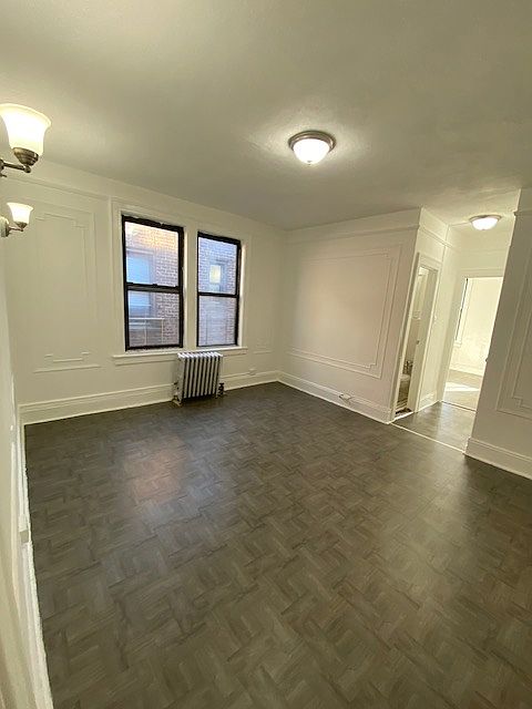 2nd image of 3309 Crescent St APT 1F