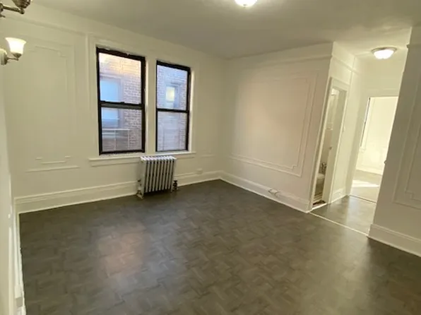 33-11 Crescent Street image 1 of 4