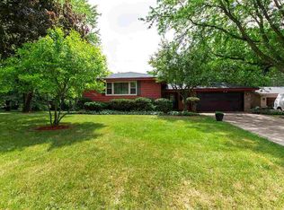 5221 Brookview Rd, Rockford, IL 61107