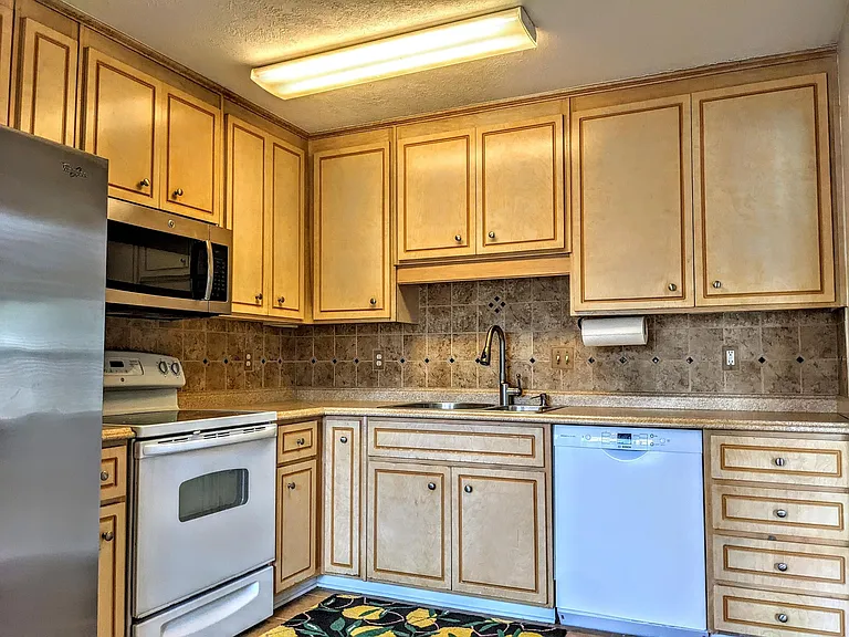 2045 Shoreline Dr — Photo 7
