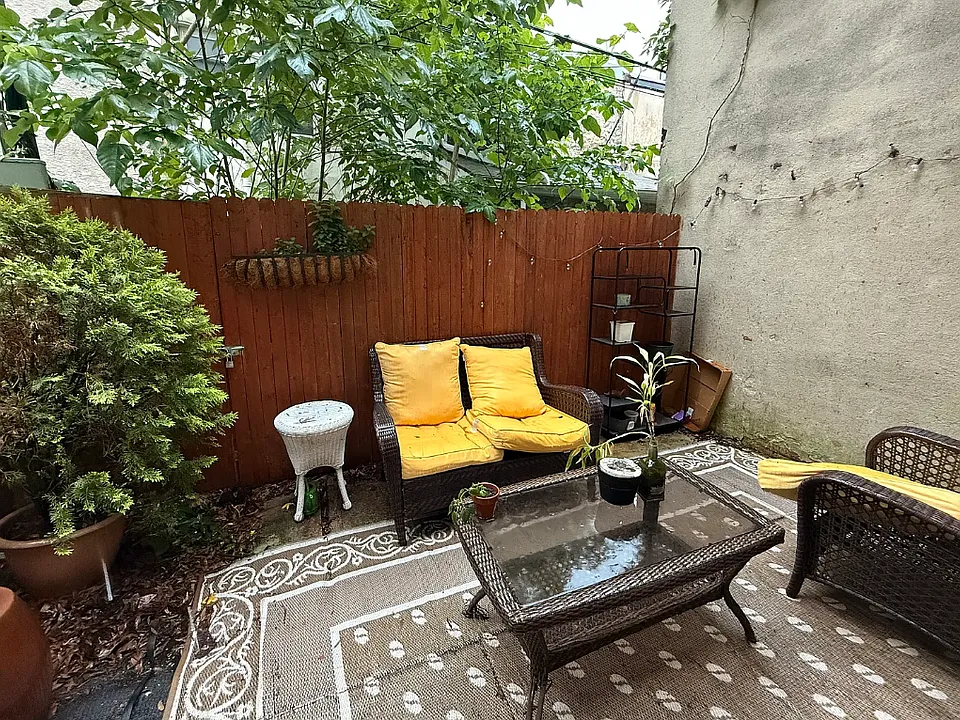 1709 Christian St #1