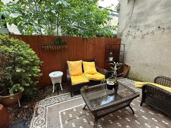 1709 Christian St #1, Philadelphia, PA 19146