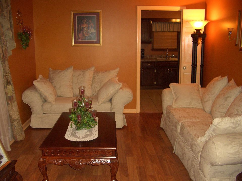 Lovely L/R or Office in warm color!