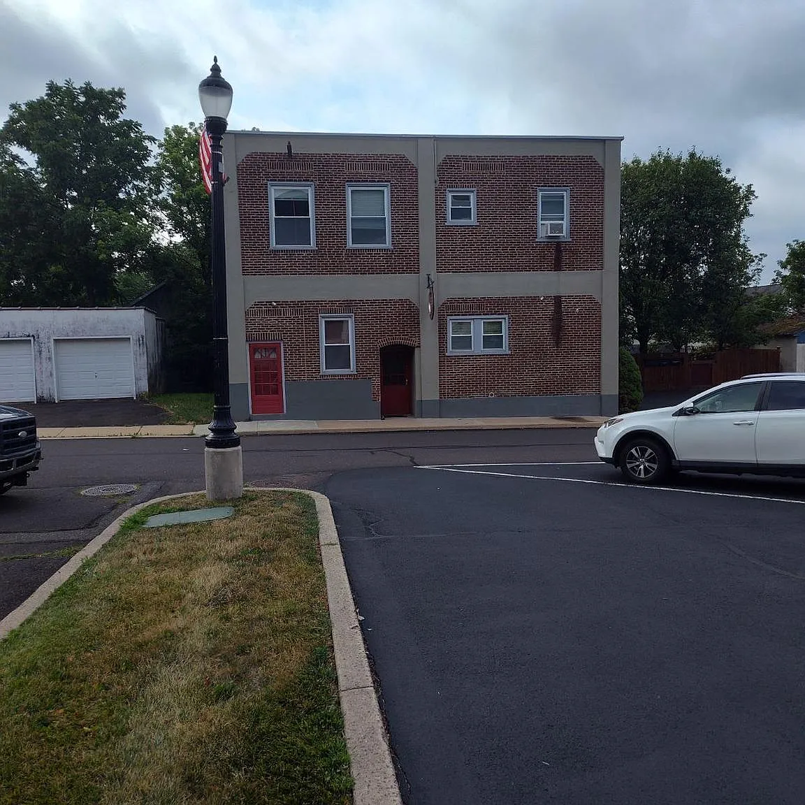 2 bed, 1.0 bath, 850 sqft, $1,575 — Photo 1