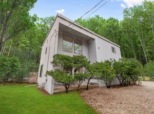 141 Roses Grove Rd, Southampton, NY 11976