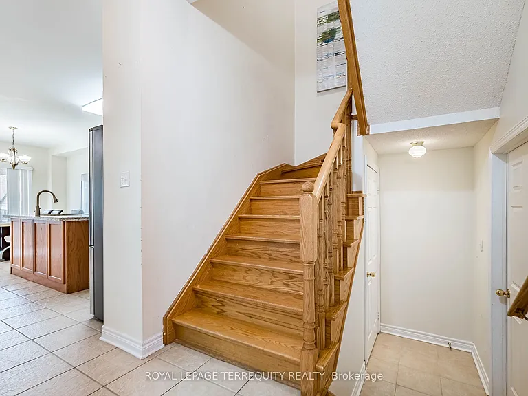 3926 Candlelight Dr — Photo 31