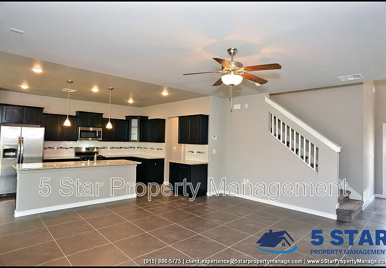 945 Penrith St — Photo 7