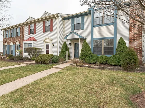 75 Pear Tree Ln #103, Franklin Park, NJ 08823
