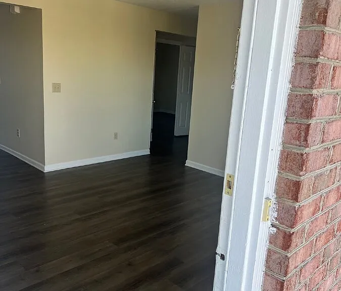 1374 Reservoir St #B — Photo 4