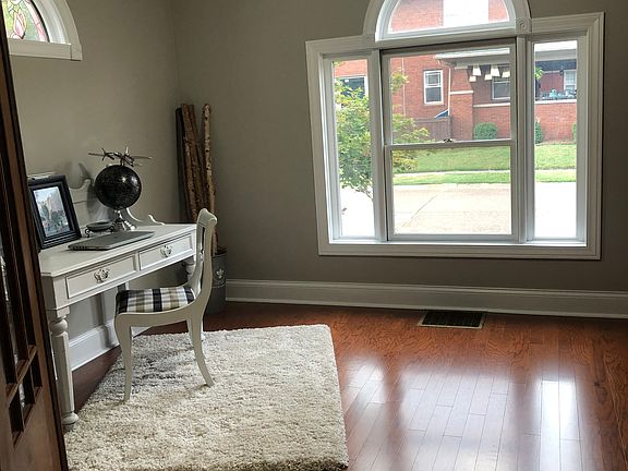3rd image of 620 W 15th St
