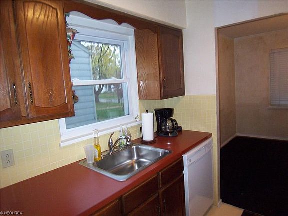 5th image of 1513 W 11th St