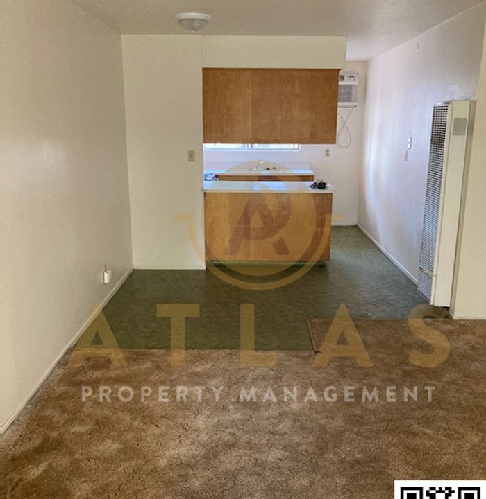 1st image of 930 N Van Buren St #6