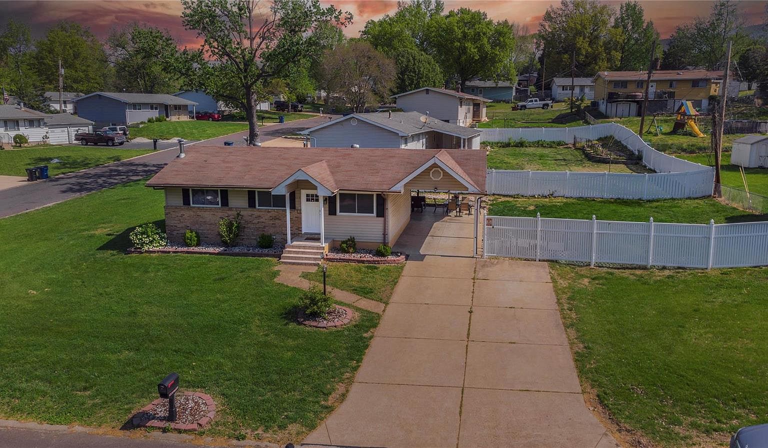 615 Aqua Ridge Dr, Saint Louis, MO 63129 Zillow