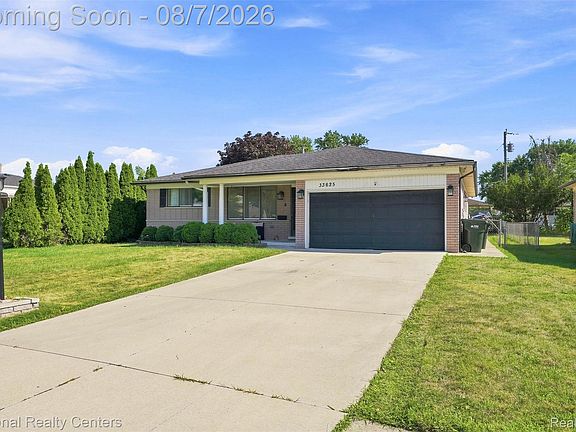 2nd image of 33625 Kennedy Dr