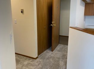 21 George St E, Maple Lake, MN 55358