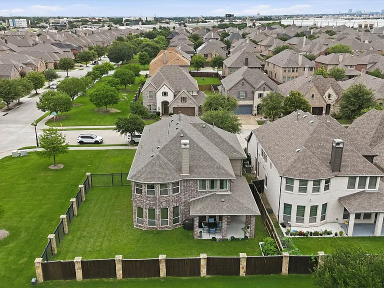 5000 Cyndur Dr — Photo 38