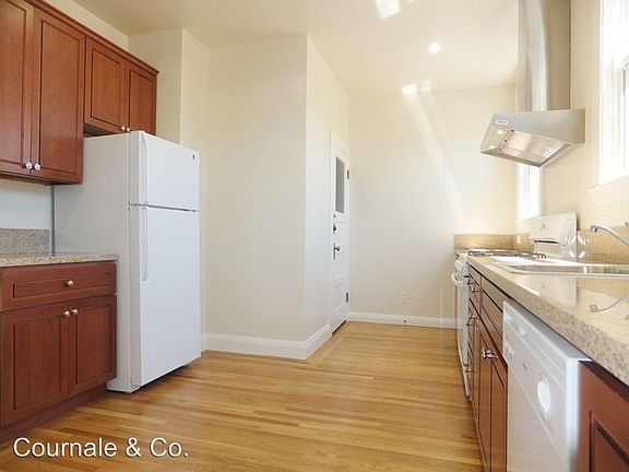 2nd image of 2390 Lombard St APT 3
