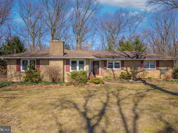 6325 Hilltop Rd, Orefield, PA 18069
