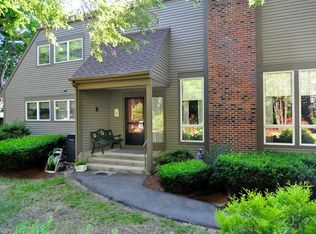 8 Mulberry Ln, Avon, CT 06001