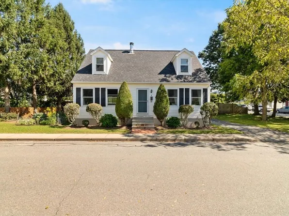 1 Beacon Ct, Newport, RI 02840