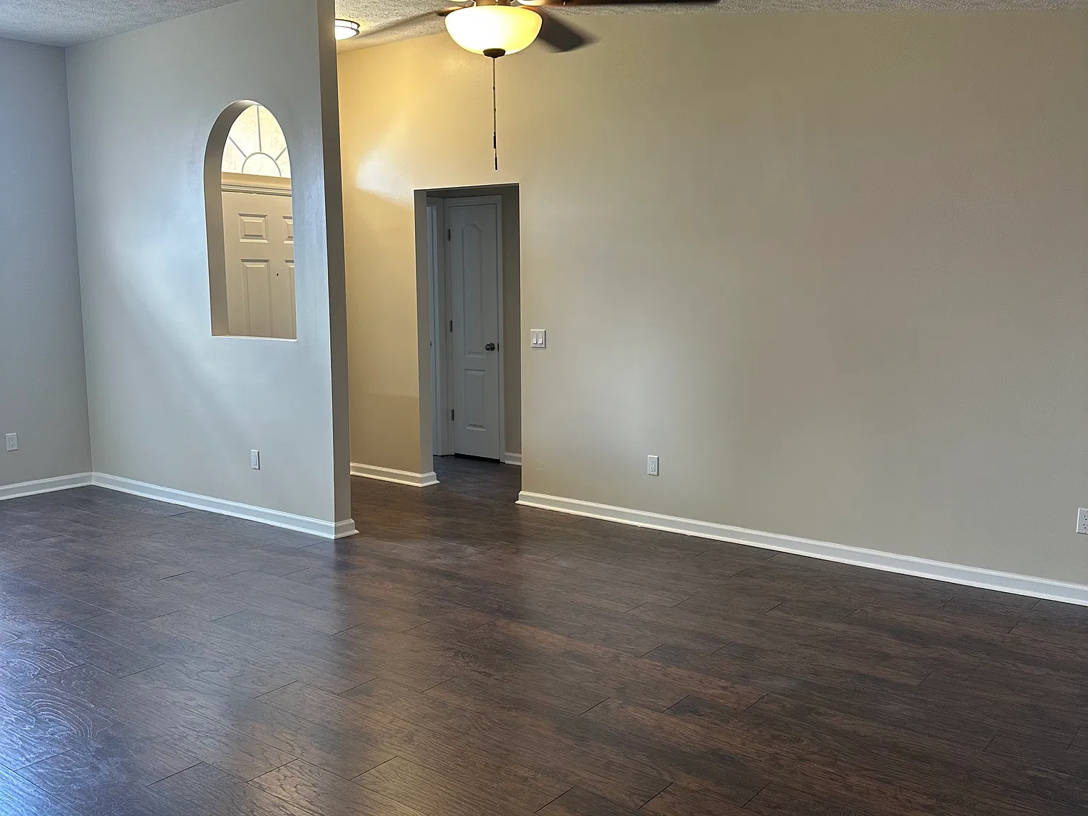 3 bed, 1286 sqft, $2,975 — Photo 3