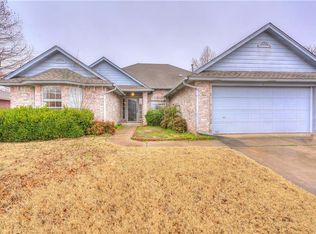 1704 Louis Scott St, Edmond, OK 73003