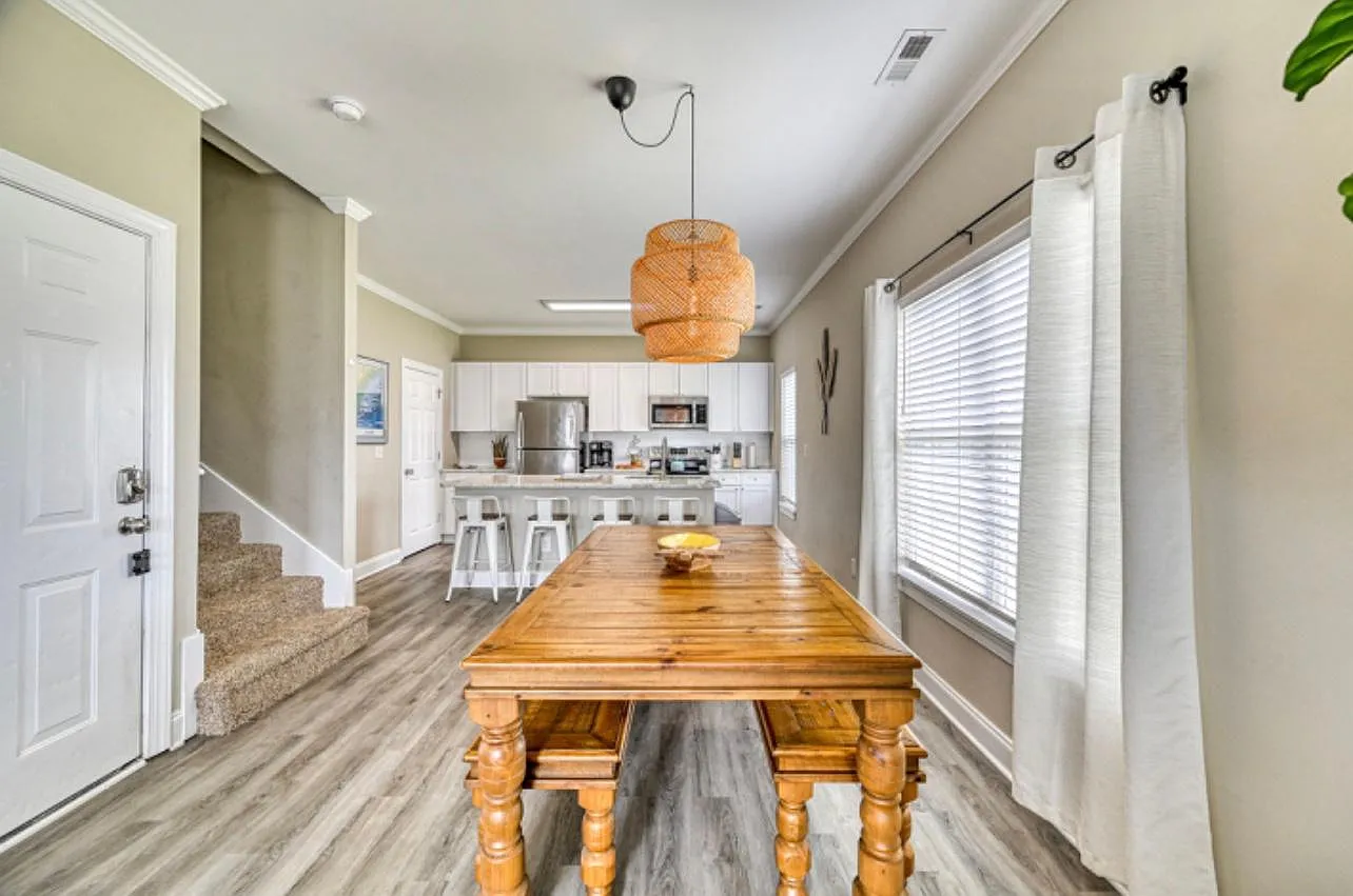 234 Twin Oaks Dr — Photo 1