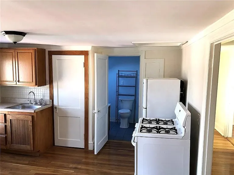 111 Bartlett Ave #3 — Photo 6