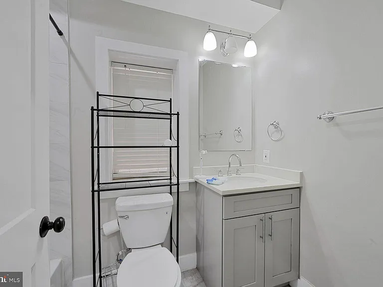 608 Irving St NW #1 — Photo 9