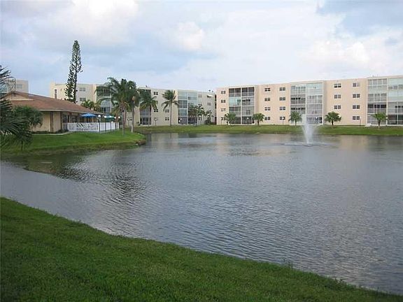3rd image of 424 SE 10th St APT 101