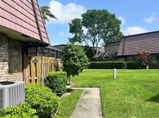 7689 Courtyard Run W, Boca Raton, FL 33433