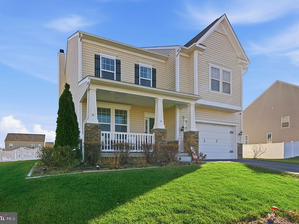 1st image of 174 Voltaire St