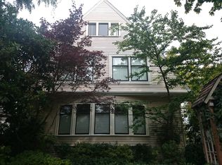 930 16th Ave E, Seattle, WA 98112