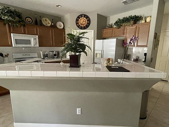 4th image of 64386 Eagle Mountain Ave