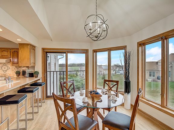 2nd image of 503 Oakmont Dr