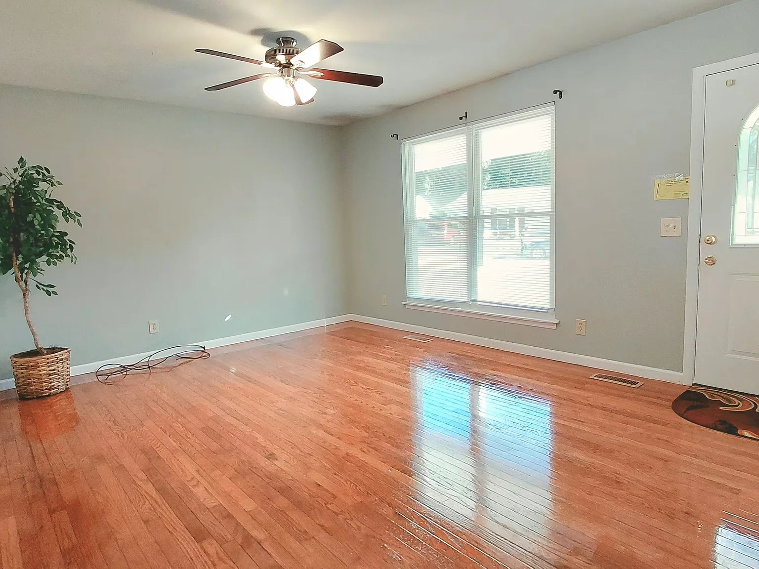 4 bed, 1680 sqft, $2,250 — Photo 2