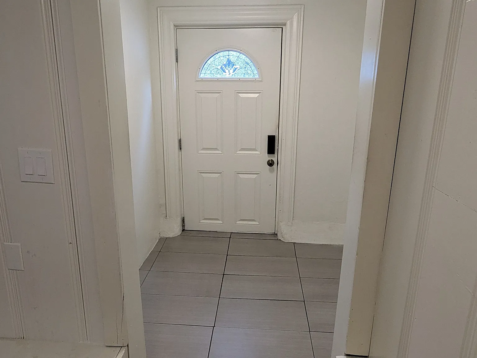 2 bed, 920 sqft, $3,000 — Photo 1