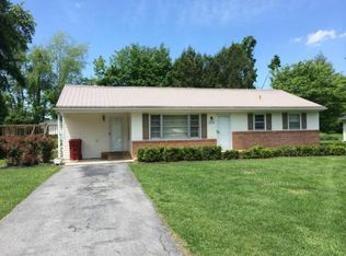 1310 Greenfield Dr, Johnson City, TN 37604