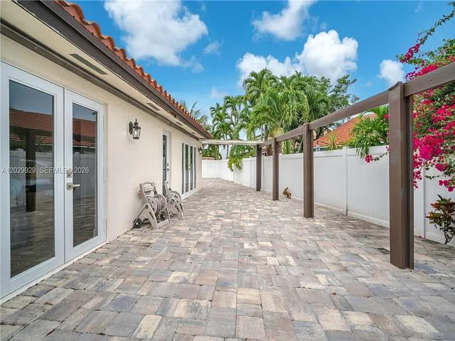 15715 SW 76th Ter — Photo 12