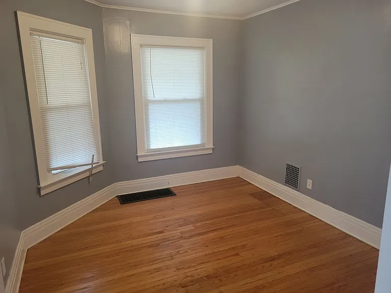 126 Flanders St — Photo 5