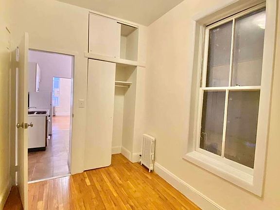 4th image of 117 Christopher St #8