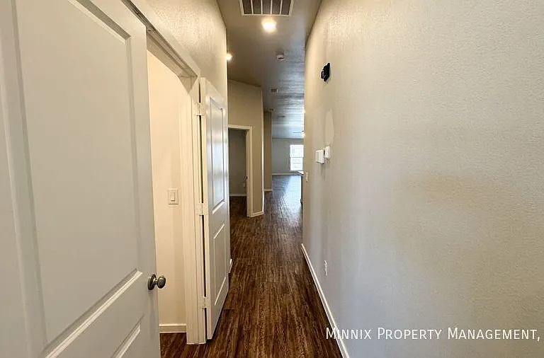 2112 N Avenue L #A — Photo 8