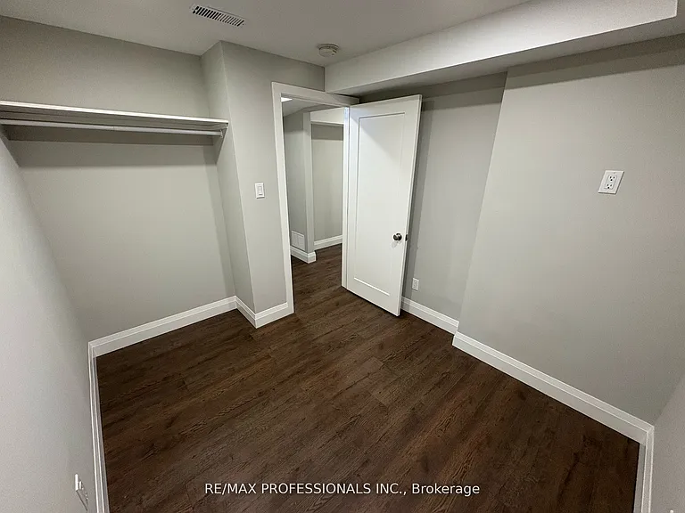 19 Elmbrook Cres #LOWER — Photo 14