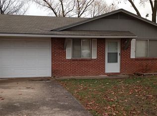 2217 W Alpine Cir, Siloam Springs, AR 72761