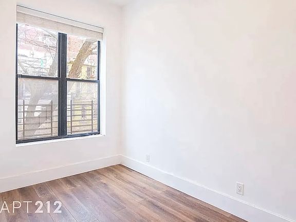 4th image of 923 Bedford Ave #4R