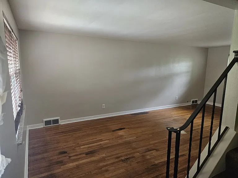 4111 Stanley St — Photo 5