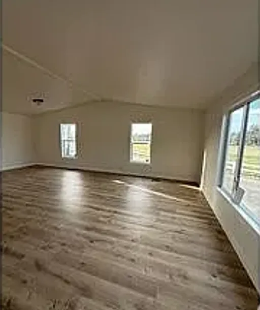 3 bed, 1248 sqft, $1,995 — Photo 2