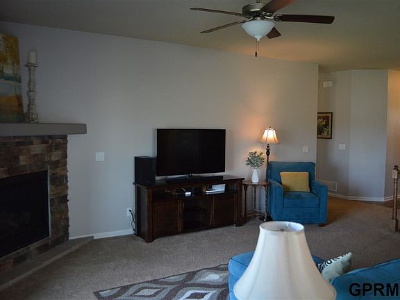 3rd image of 20826 Clark St