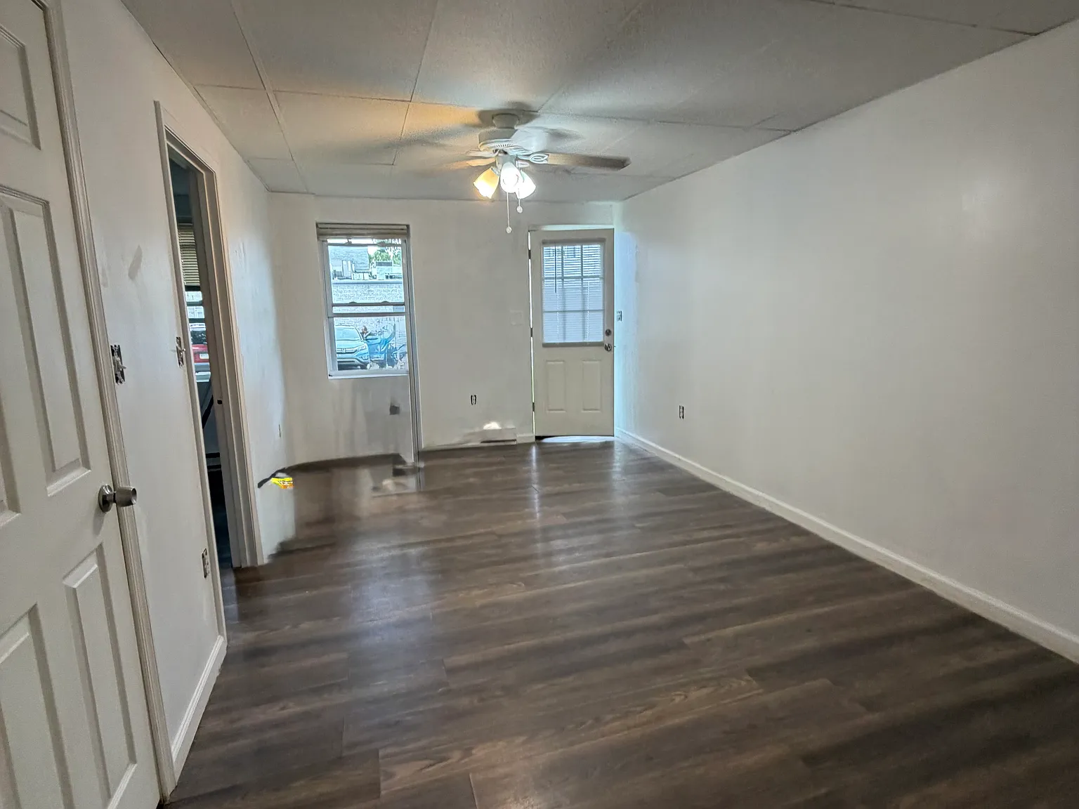 1 bed, 350 sqft, $900 — Photo 3