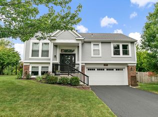 1655 Kennsington Ln, Crystal Lake, IL 60014